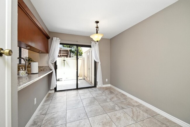 Building Photo - 28763 Conejo View Dr