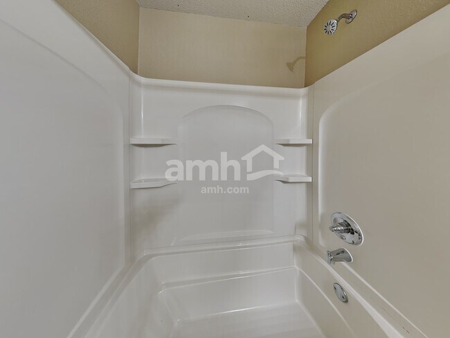 Building Photo - 7927 Newhall Way