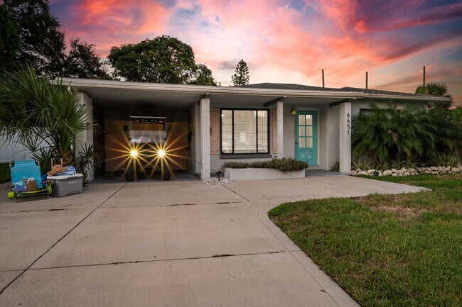 Building Photo - 6660 Date Palm Ave S