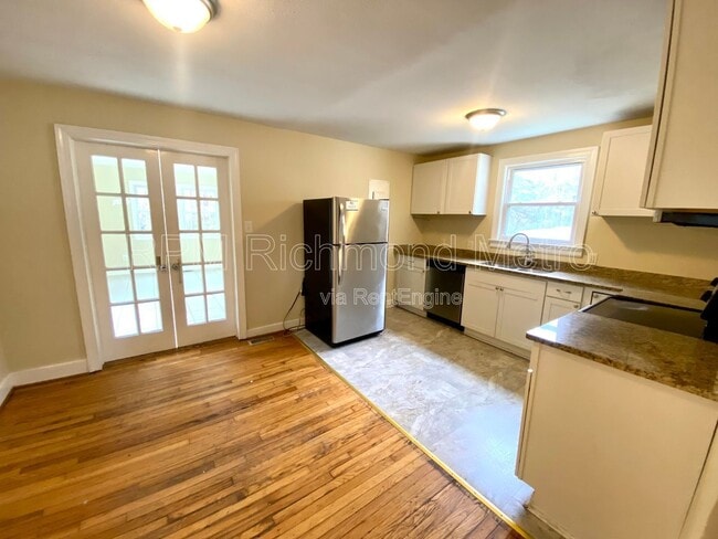 Building Photo - 208 Algiers Dr