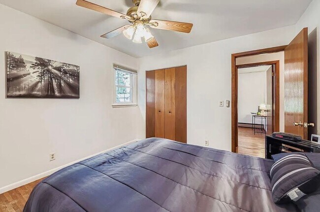 Building Photo - Rare, Must See Rambler in Cottage Grove