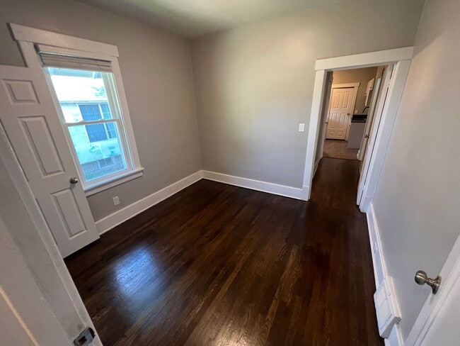 Building Photo - Remodeled 2BR+ Home in Adams Park!