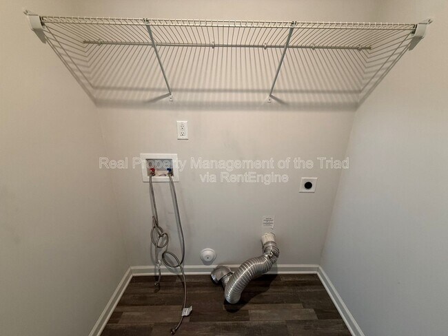 Building Photo - 3811 Bellingham Ct
