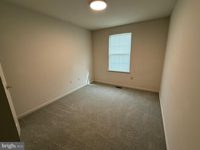 Building Photo - 10 Belladonna Ln