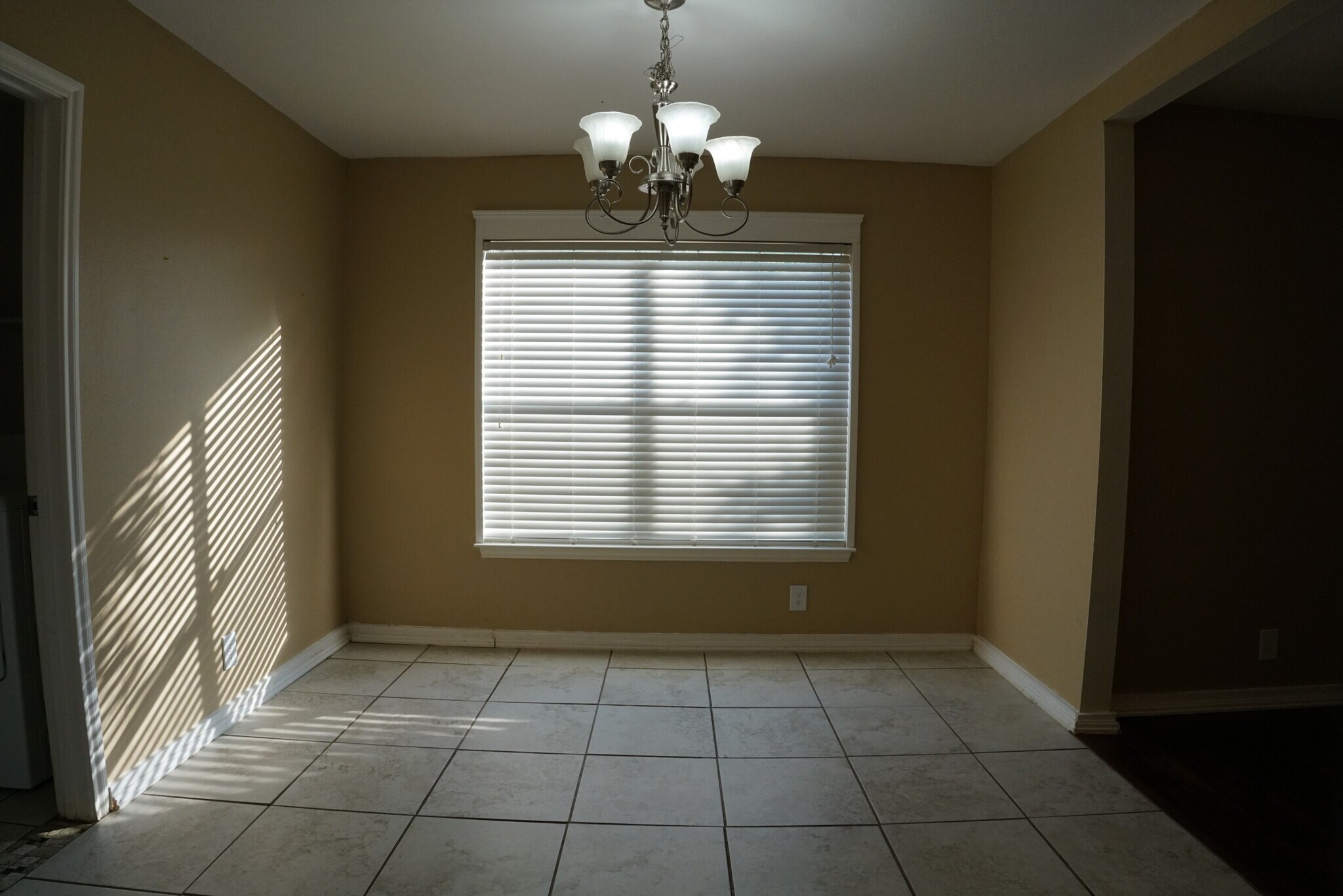 Building Photo - 10022 Sandbrook Hl