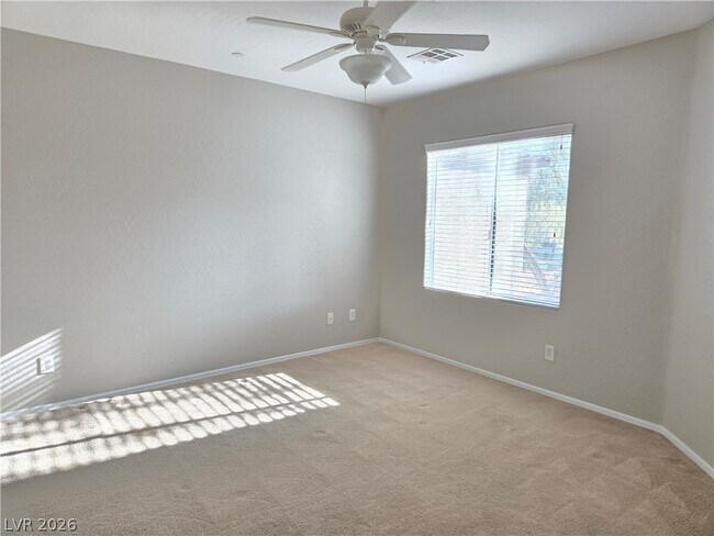 Building Photo - 6868 Sky Pointe Dr