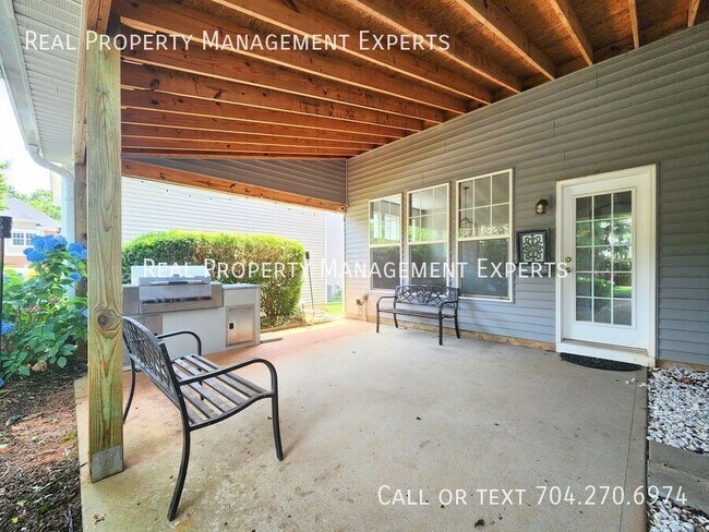Building Photo - 15606 Seafield Ln