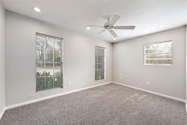Building Photo - 1009 Alden Dr