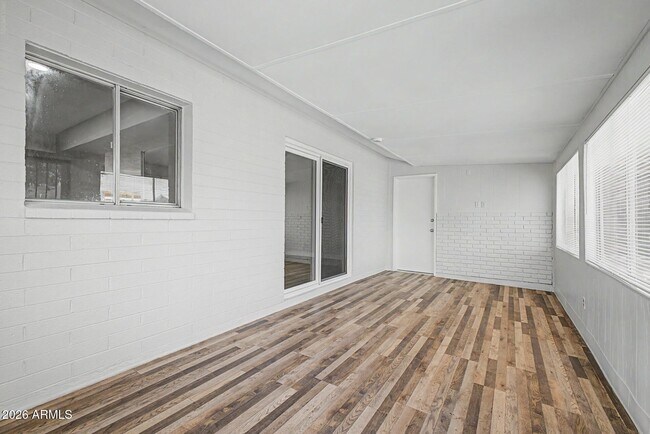 Building Photo - 6536 W Turney Ave