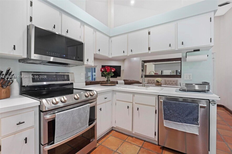 Building Photo - 301 NW 78th Ave