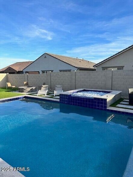 Building Photo - 8621 W Palo Verde Dr