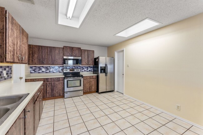 Building Photo - 6863 Cypress Mist Dr