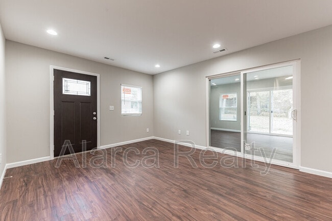 Building Photo - 7461 Elwood Dr