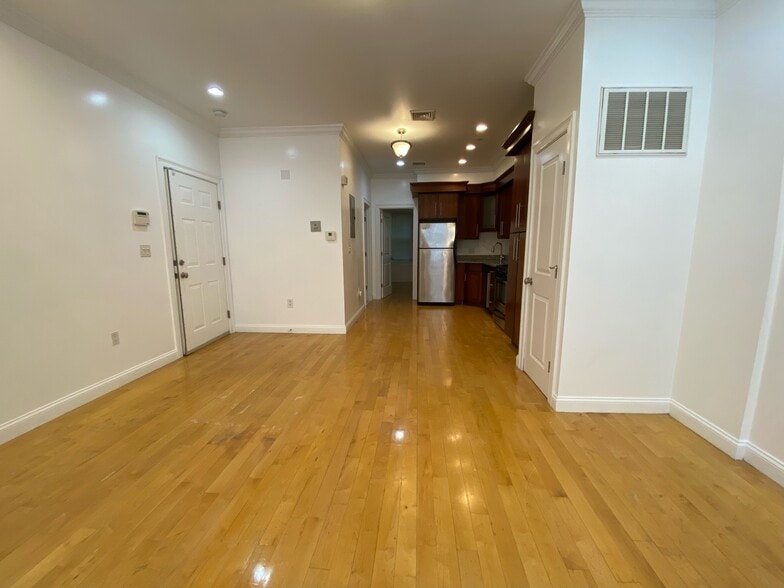 Building Photo - 10 Sheafe St