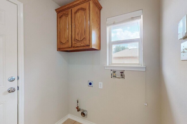 Building Photo - **Now pre-leasing, available to view early...