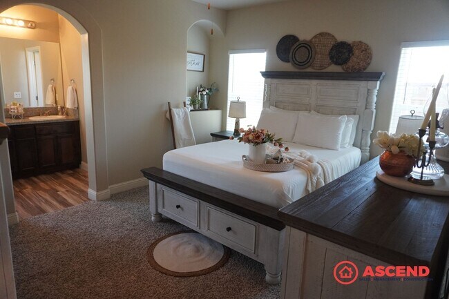 Building Photo - Immaculate Home in Wasco!