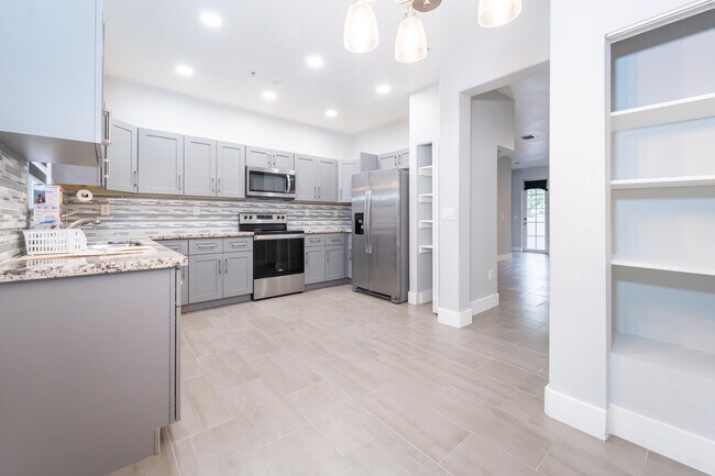 Building Photo - 3515 Shoma Dr