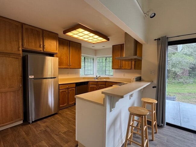 Building Photo - Two bedroom country charmer close to Occidental $2800.00