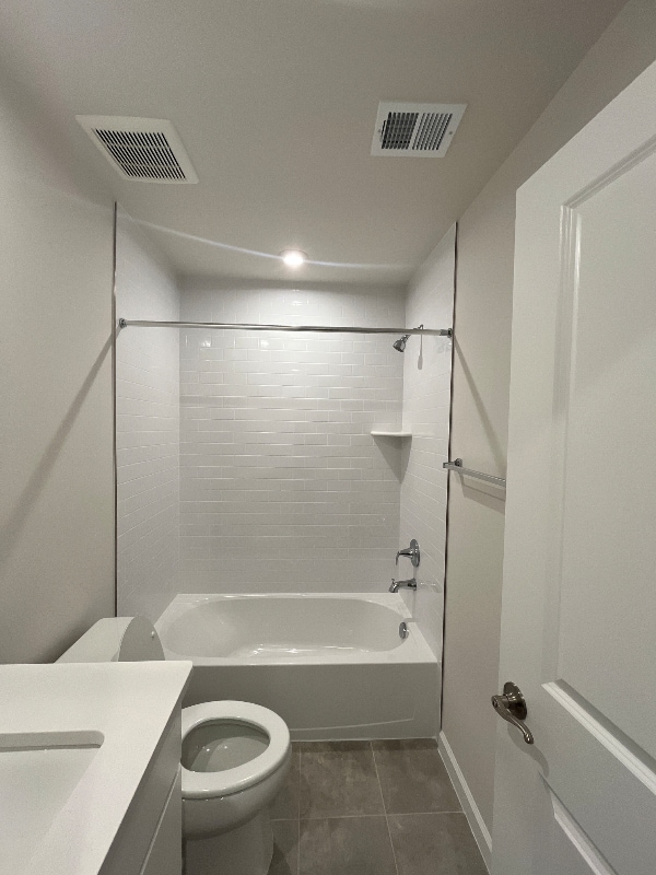 Building Photo - 3418 Chester Aly