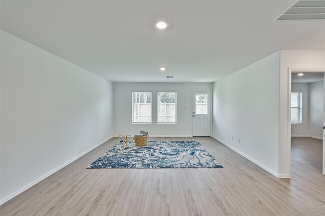 Building Photo - 3799 Solanum Dr