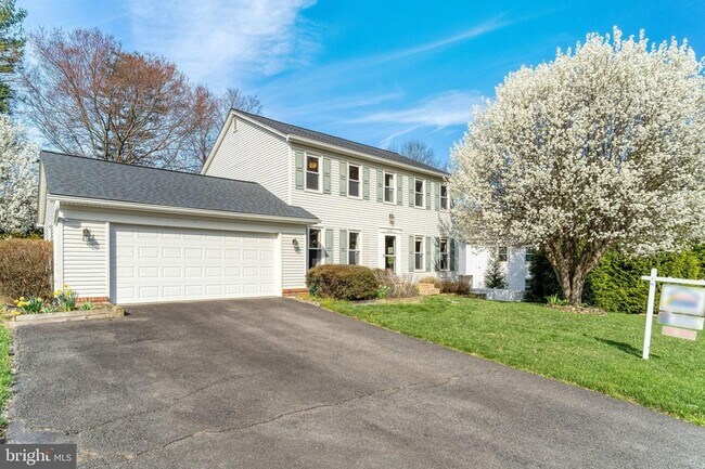 Building Photo - 6302 Shiplett Blvd