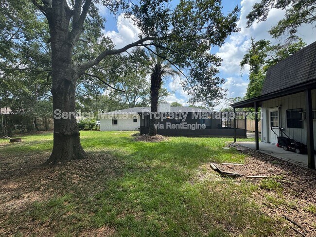 Building Photo - 4213 Queens Ct