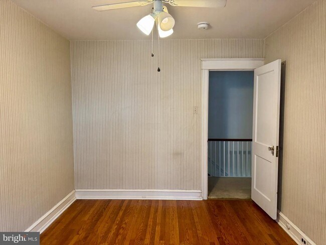 Building Photo - 8235 Brookside Rd