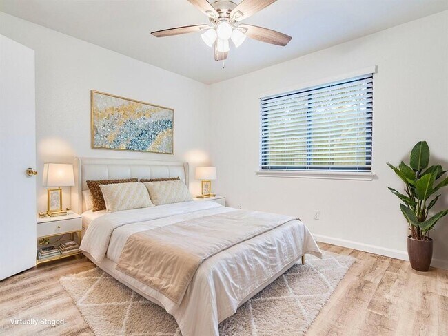 Building Photo - 8305 Summer Side Dr