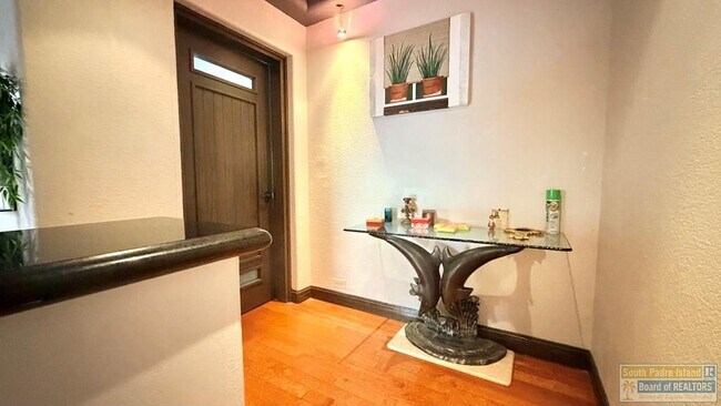 Building Photo - 106 W Morningside Dr