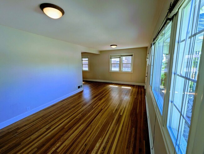 Building Photo - Beautiful Home is Salt Lake City!!!