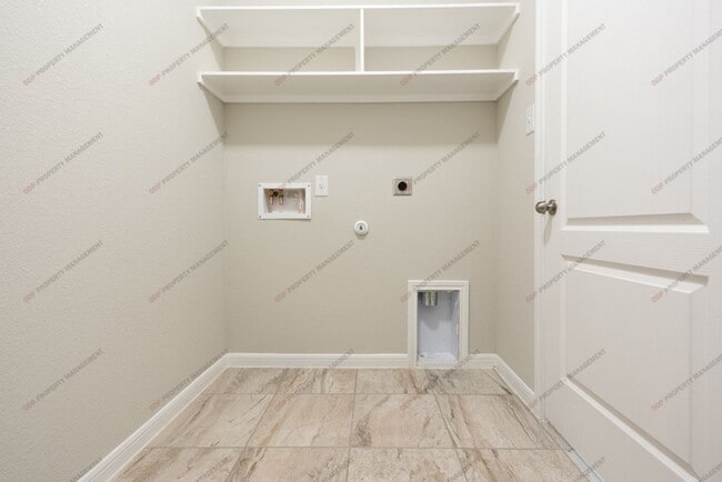 Building Photo - 7429 Hudson Grove Dr