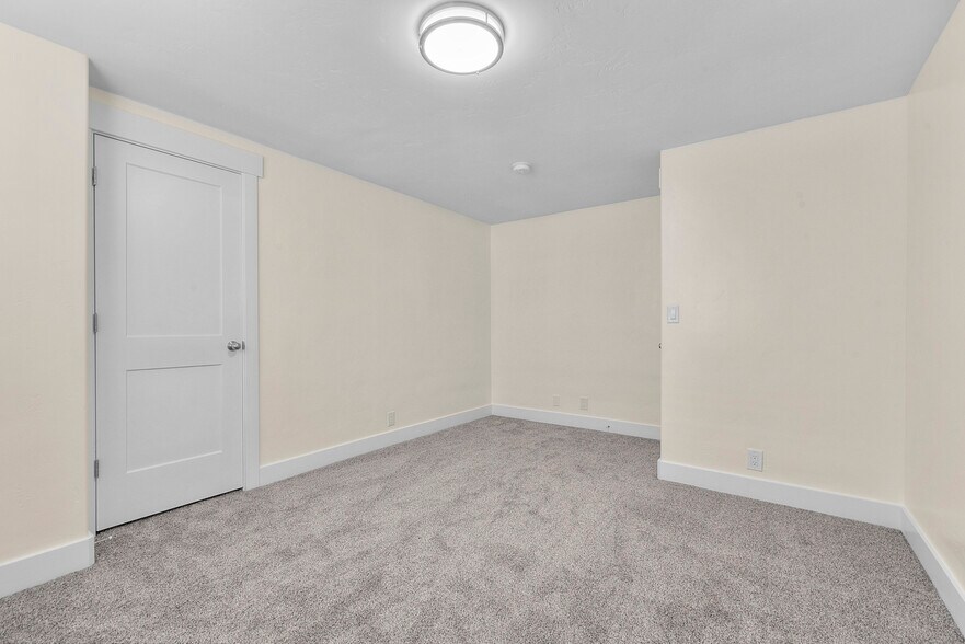 Building Photo - 10454 S Golden Willow Dr