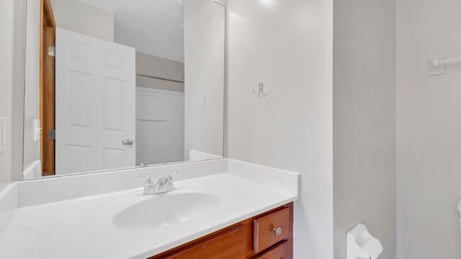 Building Photo - 167 Carriage Pl