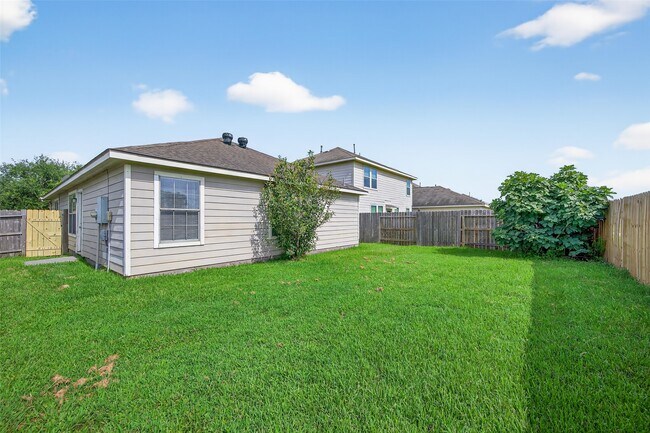Building Photo - 17314 Blackstone Trails Dr