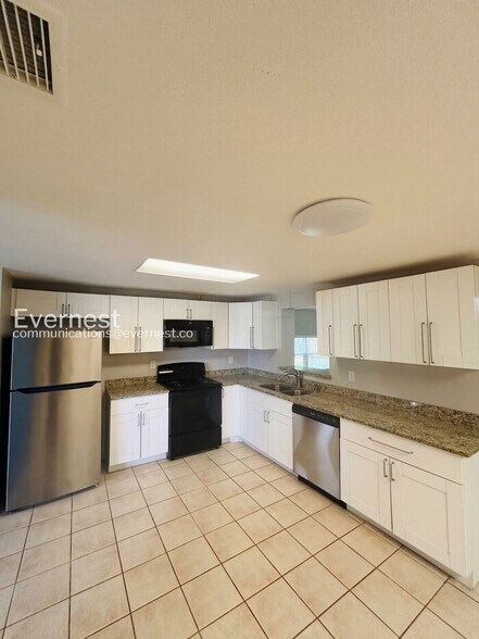 Building Photo - 8519 Sunbeam Ln