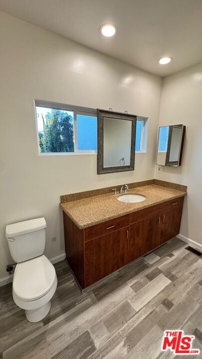 Building Photo - 15360 Wyandotte St