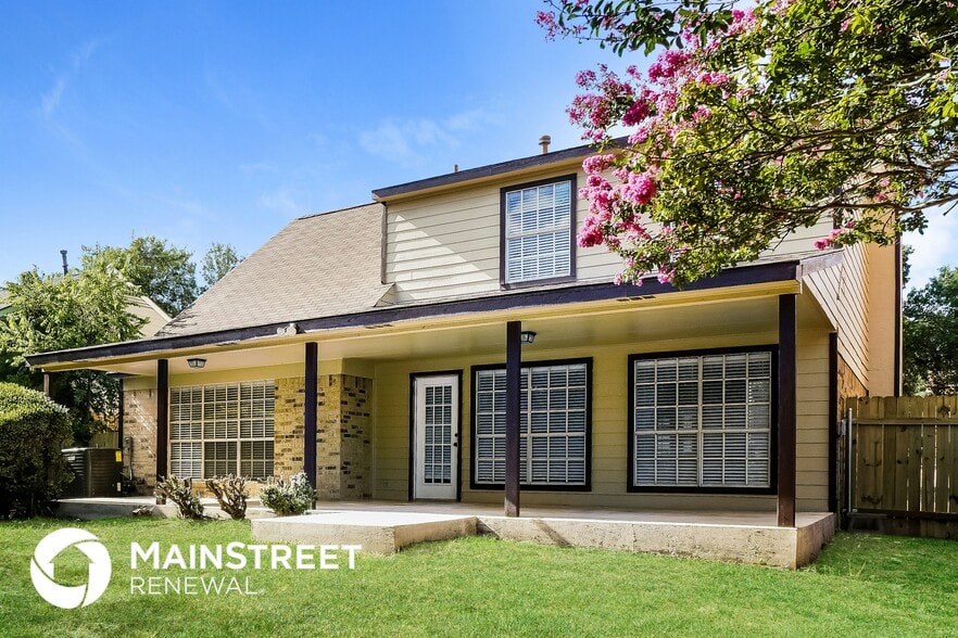 Building Photo - 8643 Silent Oaks