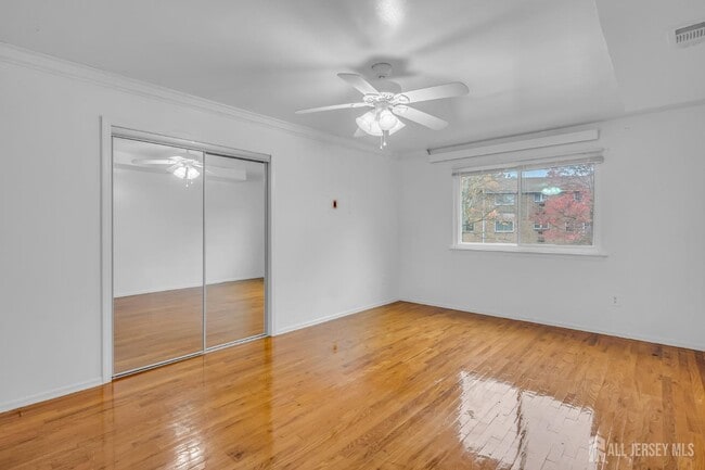 Building Photo - 14 College Dr