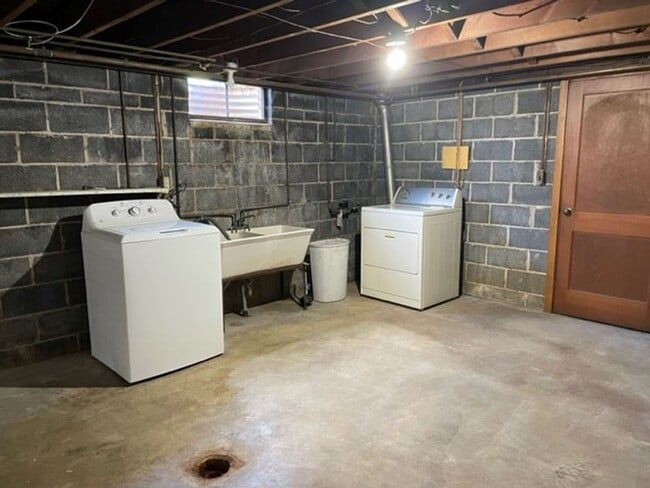 Building Photo - Ranch Single Family House For Rent In Cumb...