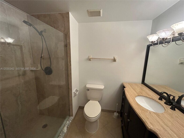 Building Photo - 4401 SW 70th Ter