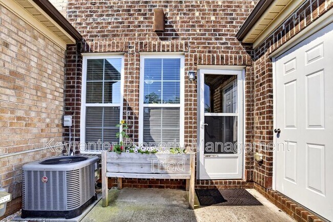 Building Photo - 3779 Shadow Ridge Dr