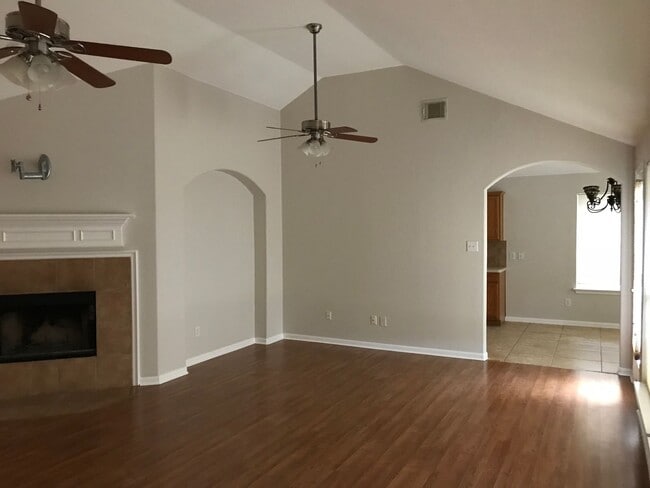 Building Photo - 4108 N Summercrest Loop