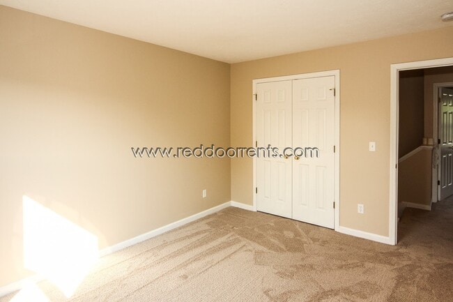 Building Photo - 4230 Carson Ln