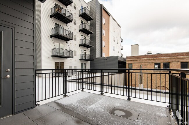 Building Photo - 1425 Ellinwood St
