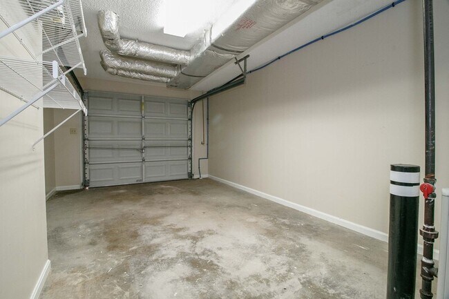 Building Photo - 3059 Woody Ln