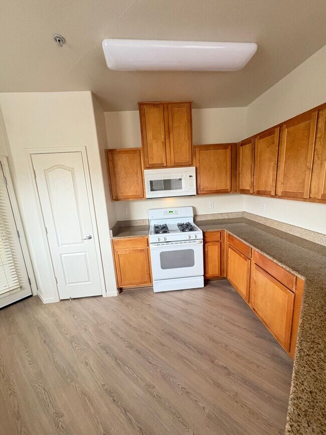 Building Photo - 9050 Double R Blvd