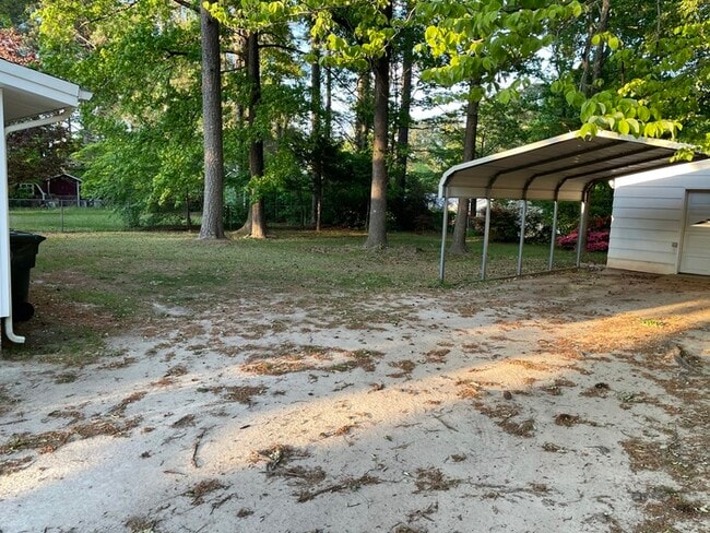 Building Photo - 406 Bryan St