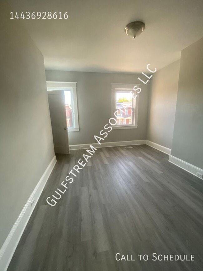 Building Photo - 2926 Arunah Ave