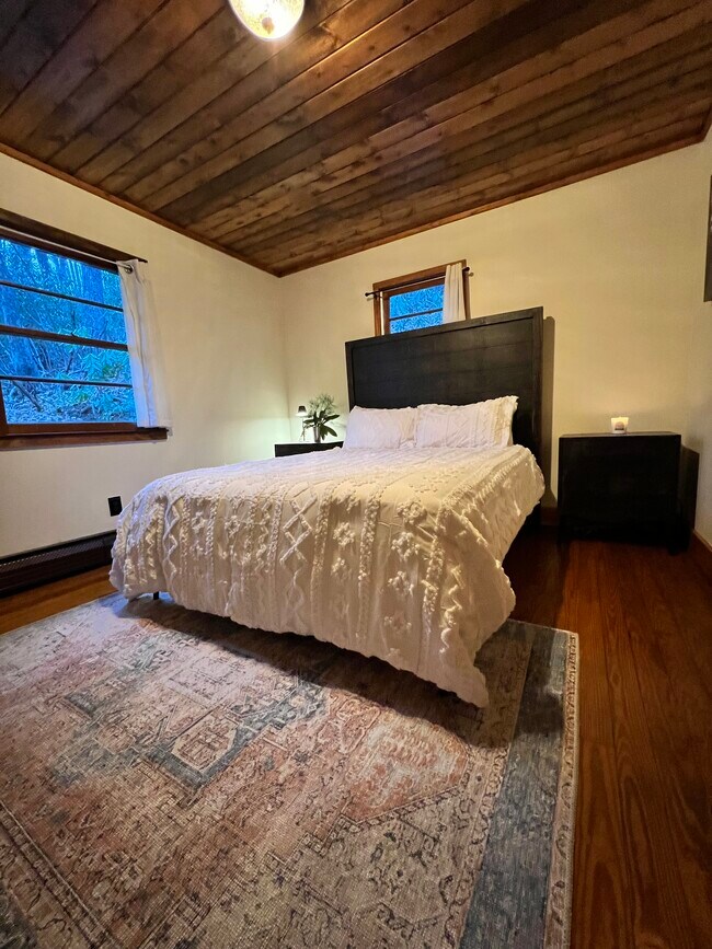 Building Photo - 59 Elm Dr