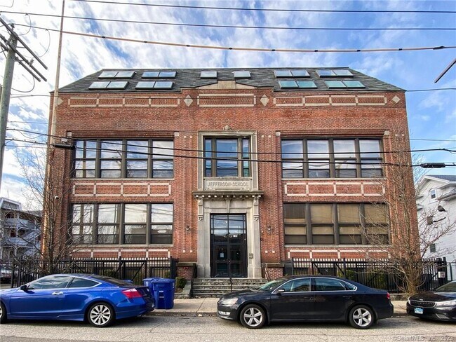 Primary Photo - 325 Myrtle Ave